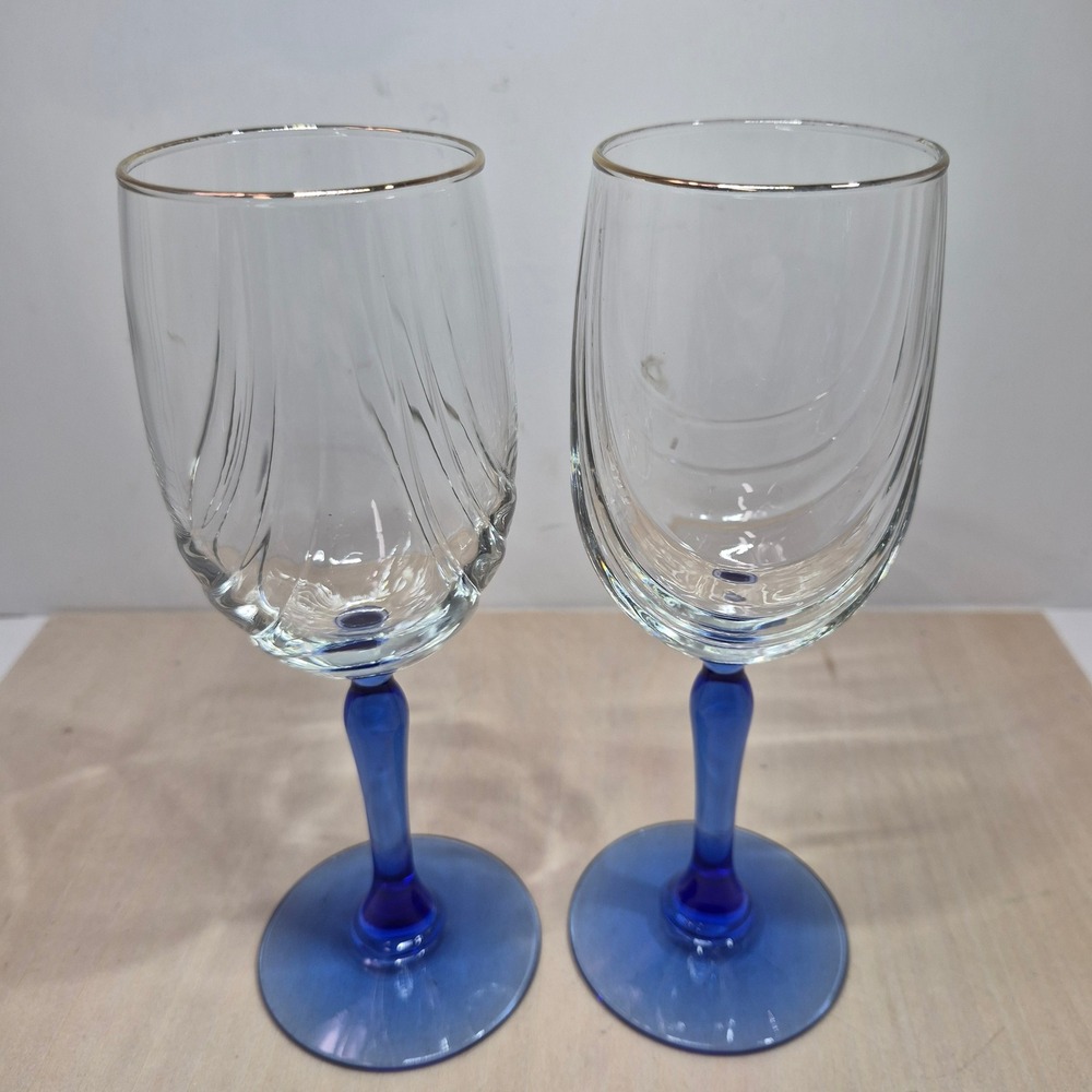 Set‎ of 2 Crystal Wine Glasses Blue Stem Swirl Bowl Gold Rim